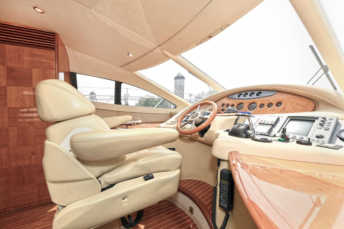 2003 Azimut 62 