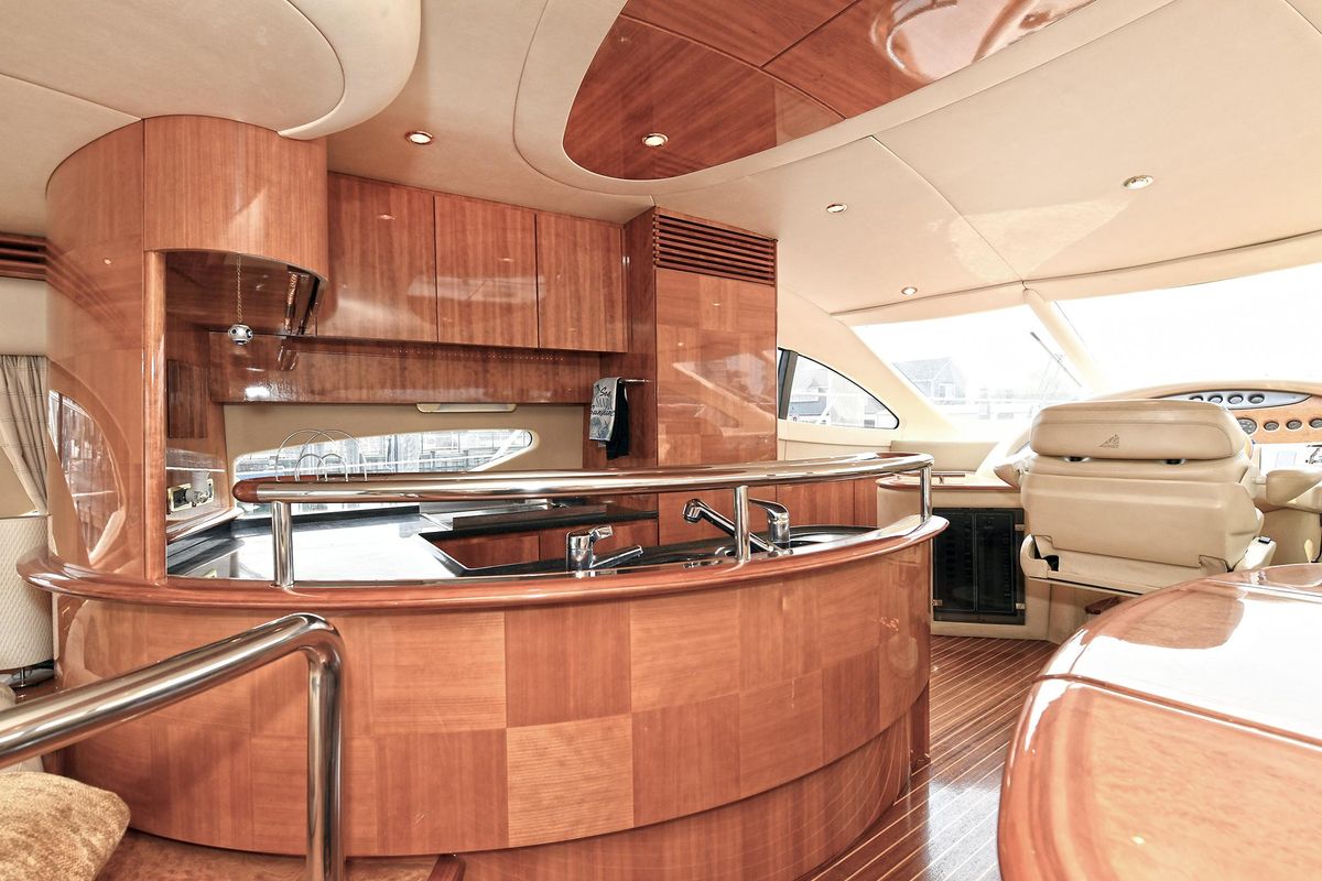 2003 Azimut 62 
