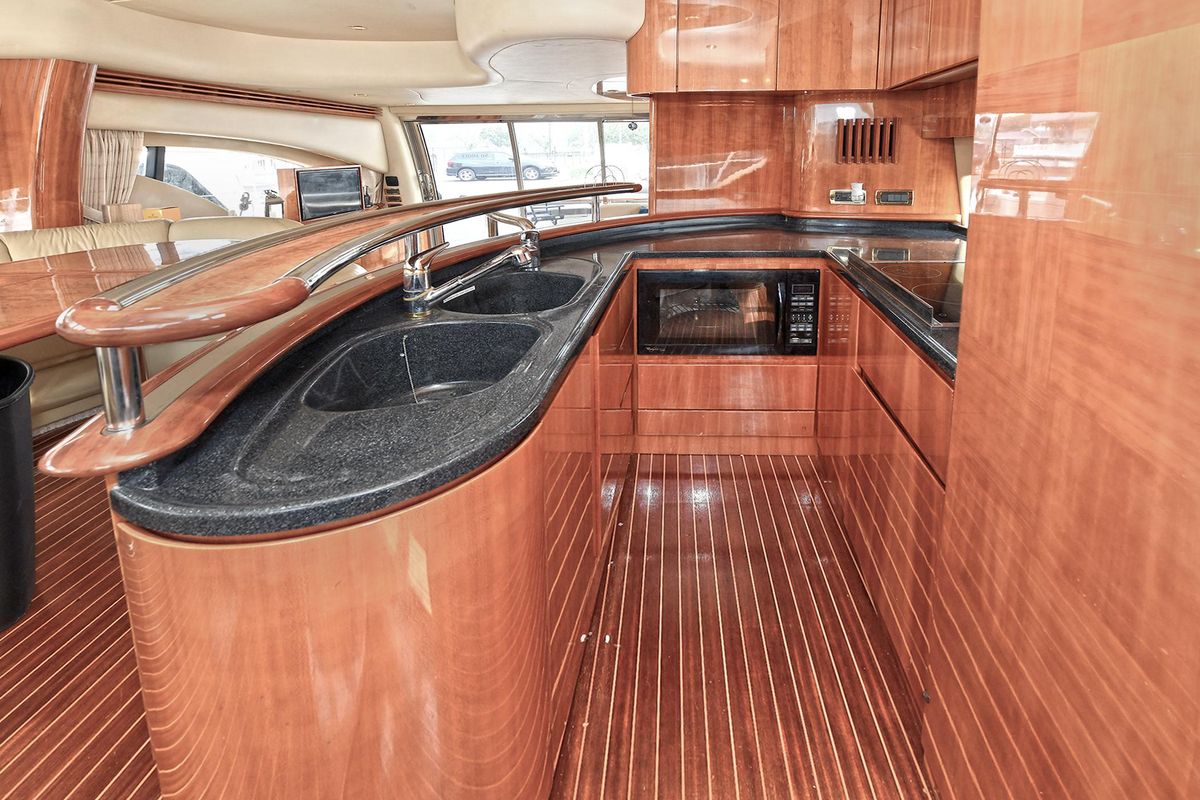 2003 Azimut 62 