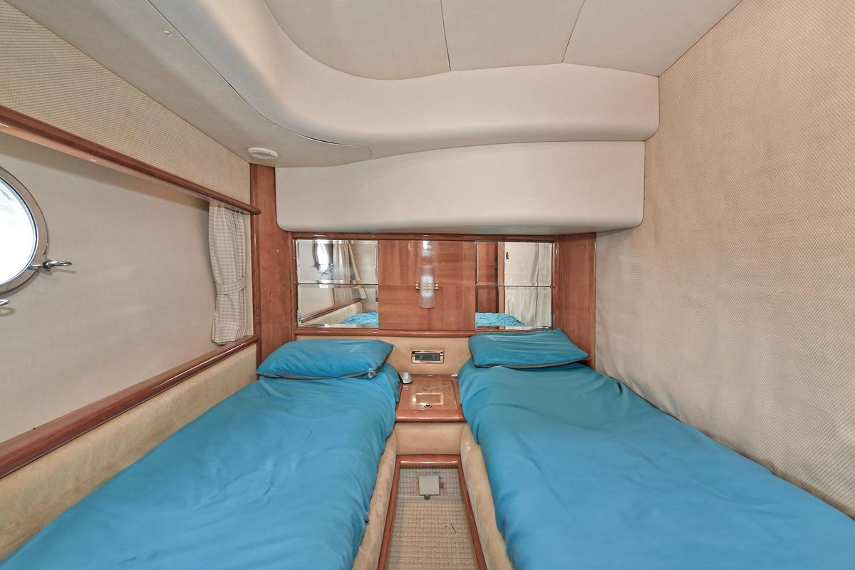2003 Azimut 62 