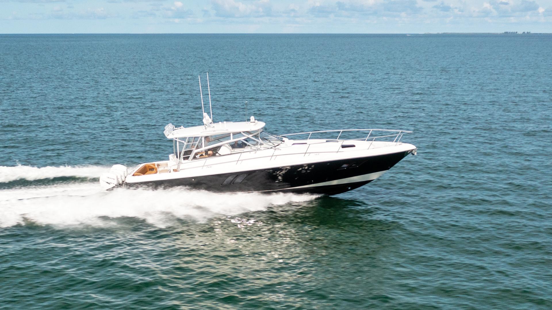 Intrepid 475 Sport Yacht - Power & Motoryacht