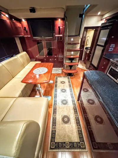 Just Fohr Fun Yacht Photos Pics SALON2