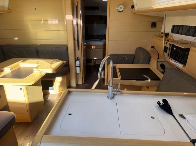 Salt Air Yacht Photos Pics 2018 Jeanneau Sun Odyssey 479 - Image 6