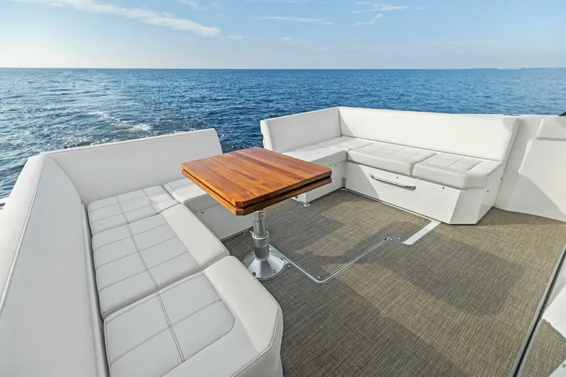 Blue Runner Yacht Photos Pics 2015 Cruisers 390 EC 'Blue Runner'