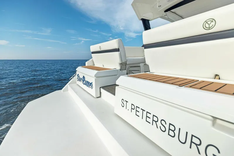 Blue Runner Yacht Photos Pics 2015 Cruisers 390 EC 'Blue Runner'