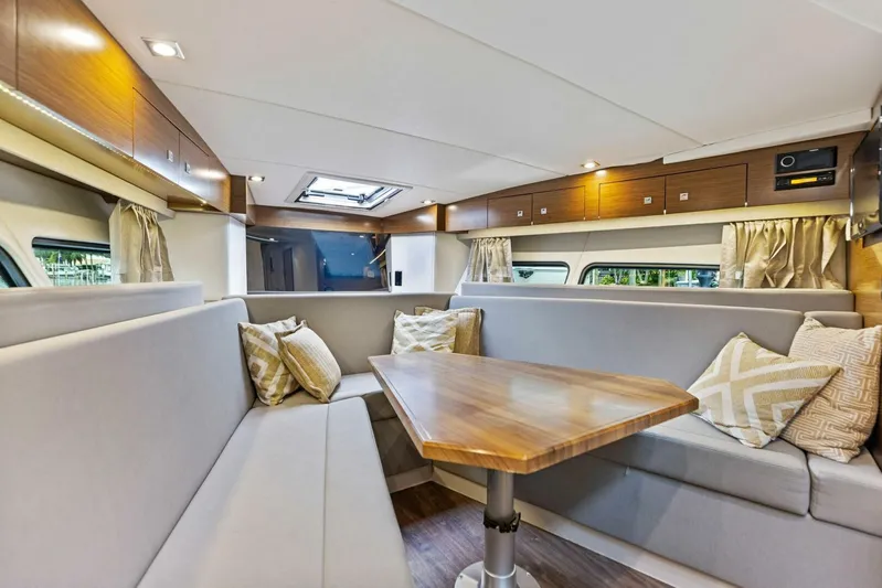 Blue Runner Yacht Photos Pics 2015 Cruisers 390 EC 'Blue Runner'