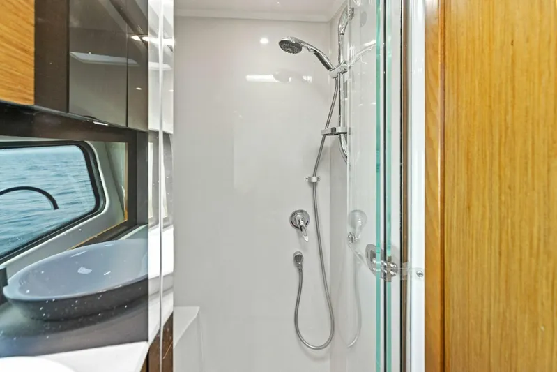 Blue Runner Yacht Photos Pics 2015 Cruisers 390 EC 'Blue Runner'