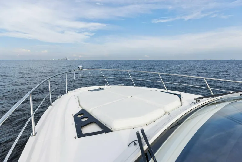 Blue Runner Yacht Photos Pics 2015 Cruisers 390 EC 'Blue Runner'