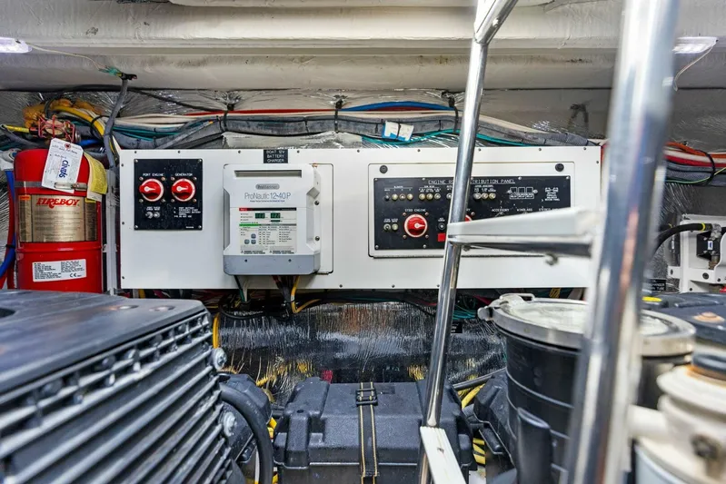 Blue Runner Yacht Photos Pics 2015 Cruisers 390 EC 'Blue Runner'