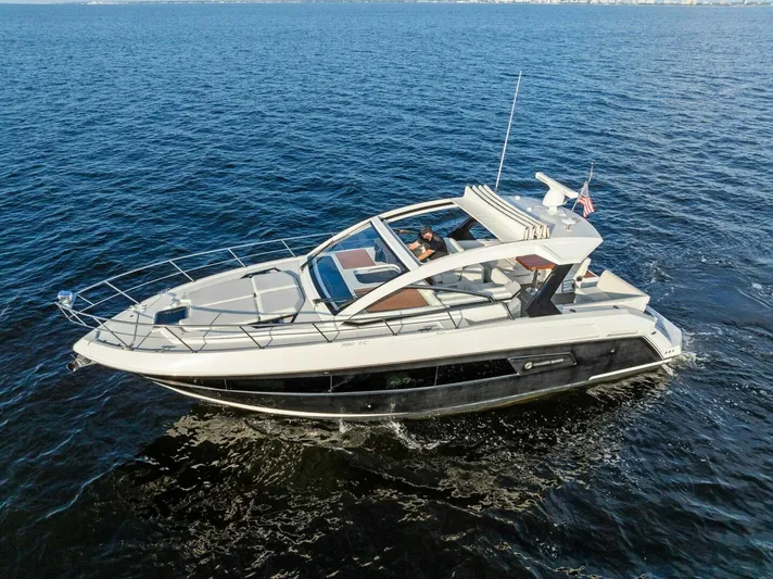 Blue Runner Yacht Photos Pics 2015 Cruisers 390 EC 'Blue Runner'