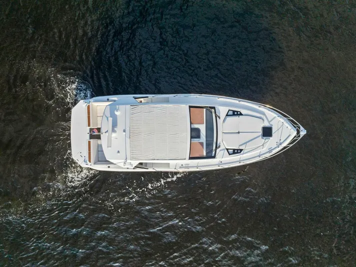 Blue Runner Yacht Photos Pics 2015 Cruisers 390 EC 'Blue Runner'