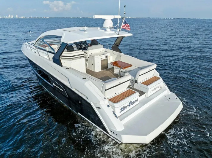 Blue Runner Yacht Photos Pics 2015 Cruisers 390 EC 'Blue Runner'