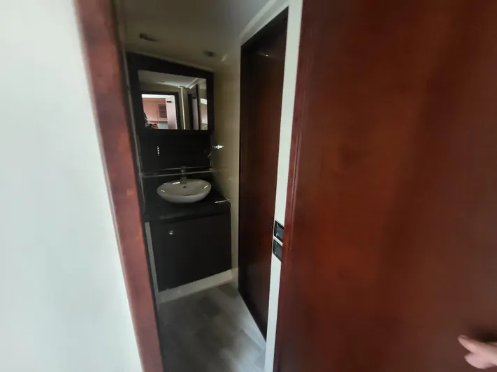 Tam- E- Lee Yacht Photos Pics 