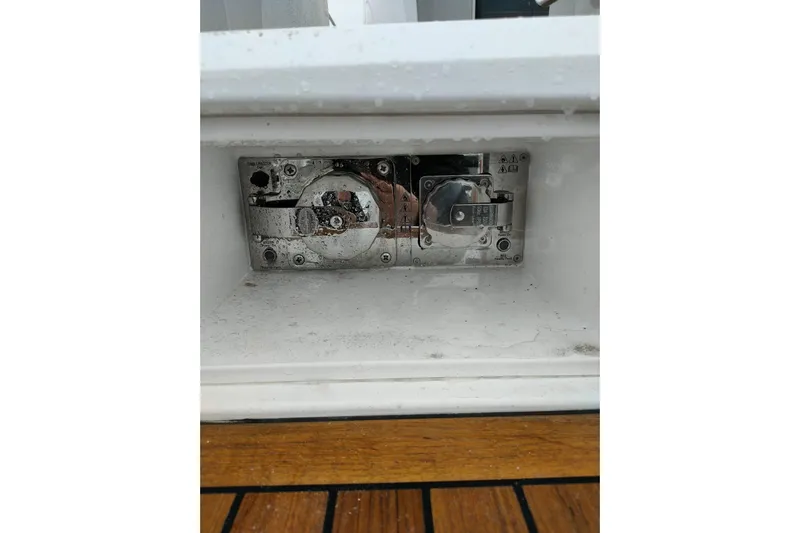 Elixa Yacht Photos Pics Close-up of a 2022 Sunseeker Manhattan 68 yacht's metallic component.