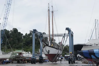 Custom Bud Macintosh schooner