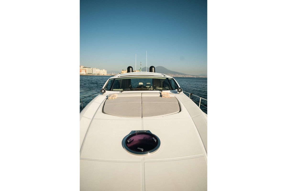 2006 Pershing 63 