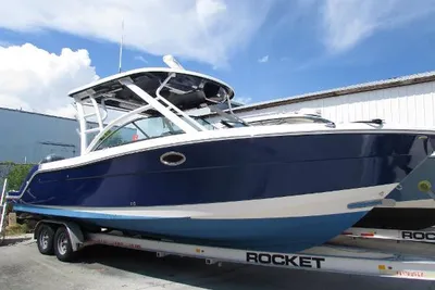 Robalo R317 Dual Console
