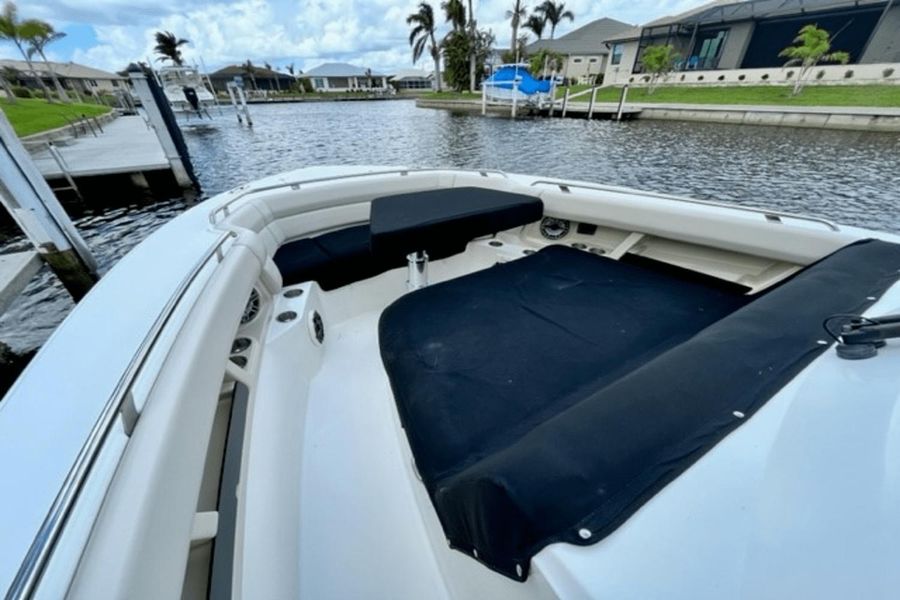 2019 Boston Whaler 350 Realm