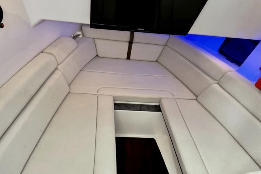 2019 Boston Whaler 350 Realm