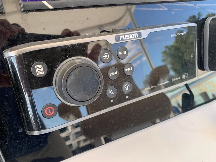 Pier Pressure Yacht Photos Pics Fusion MS-AV750 marine stereo system on a 2000 Viking 50 Convertible yacht.