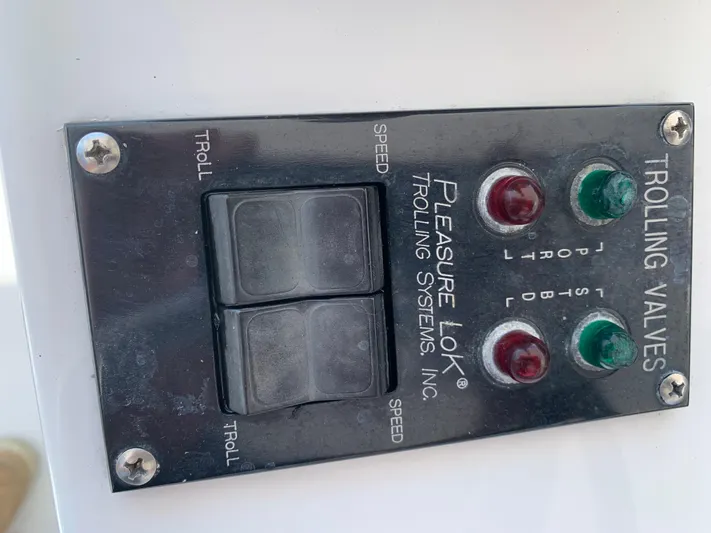 Pier Pressure Yacht Photos Pics 