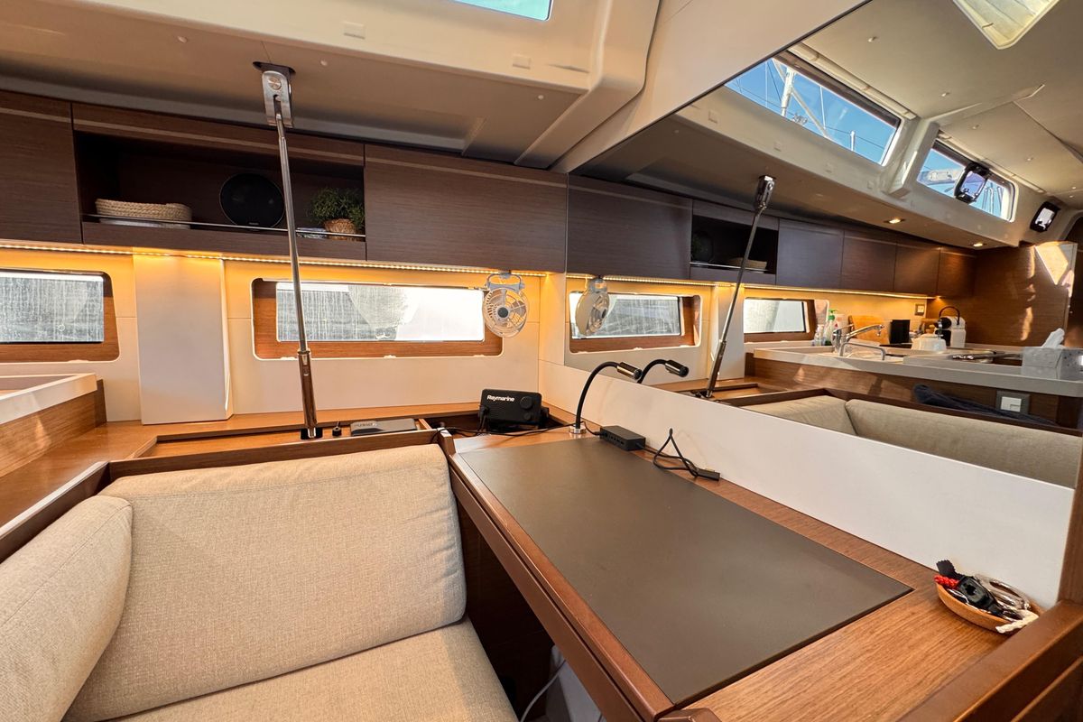 2023 Beneteau 49 