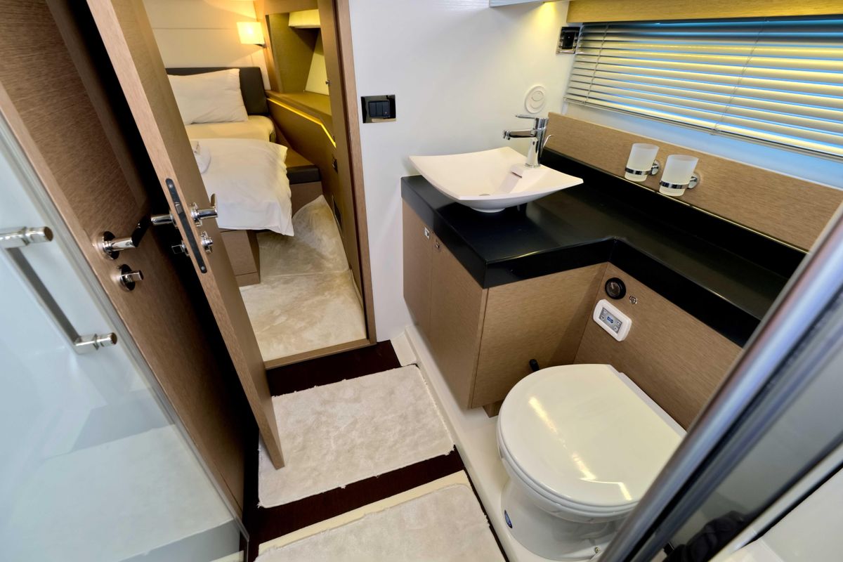 2016 Prestige 58 
