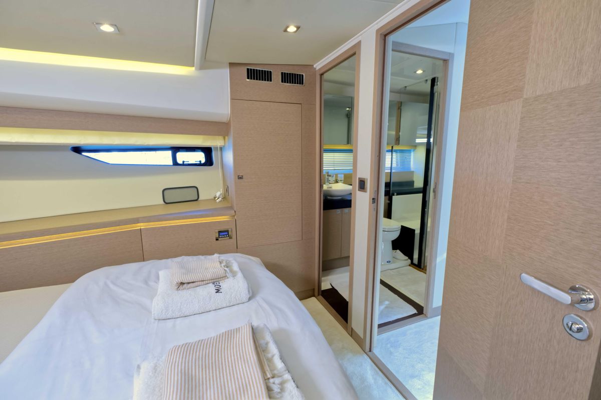 2016 Prestige 58 