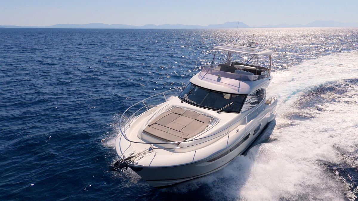 2016 Prestige 58 