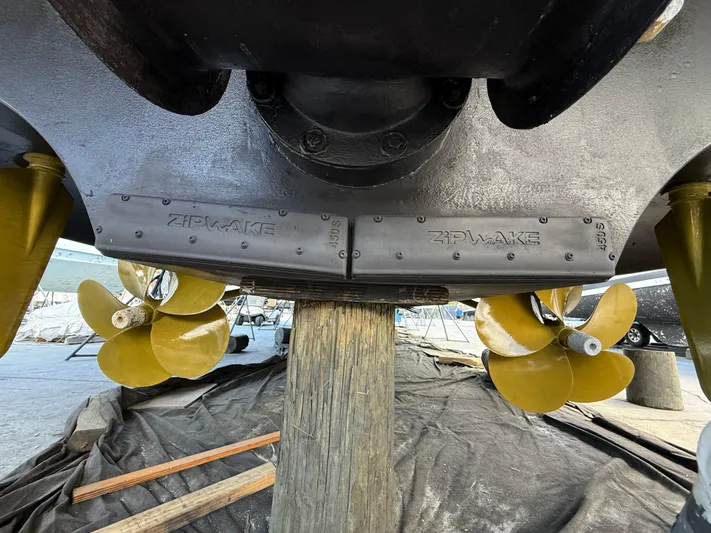 Fantasea Yacht Photos Pics Underwater view of Sirena 64 yacht propellers, 2020 model, featuring Zipwake system.