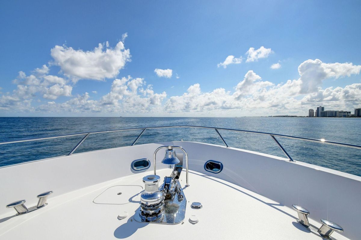 2005 Hatteras 100 