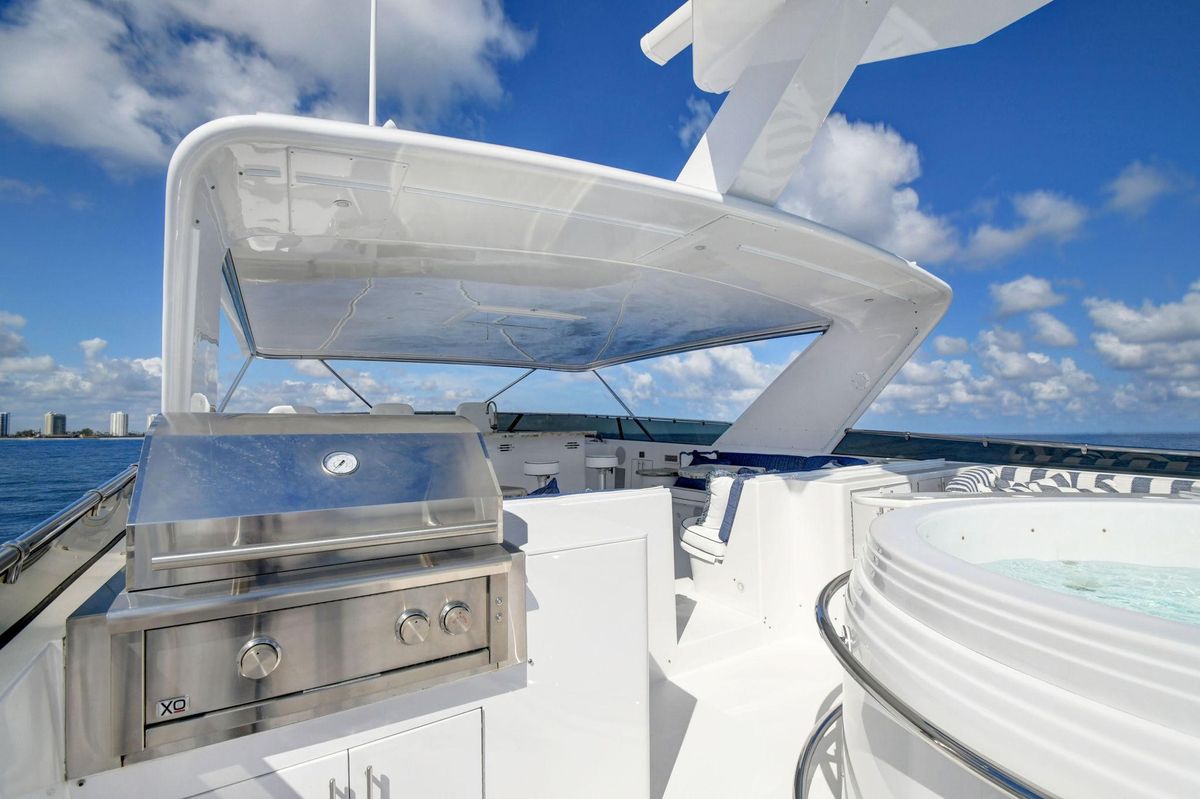 2005 Hatteras 100 
