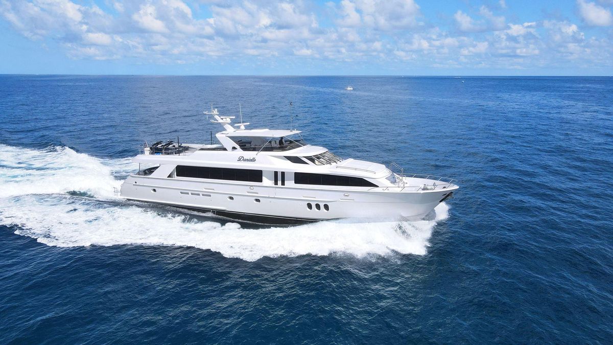 2005 Hatteras 100 