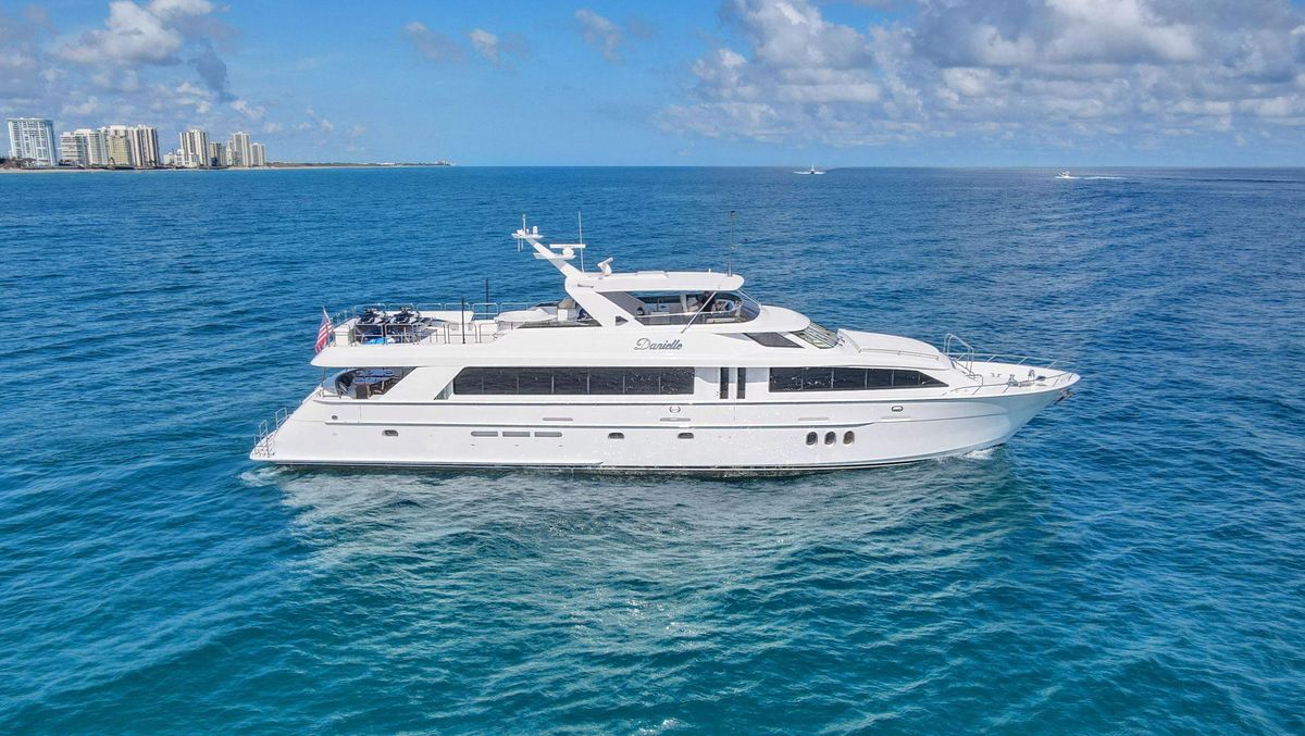 2005 Hatteras 100 