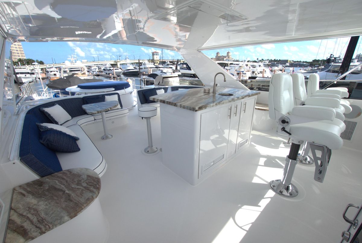 2005 Hatteras 100 