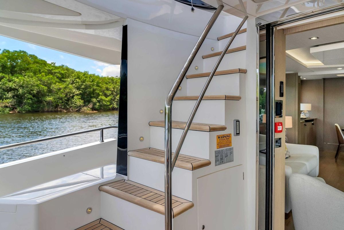 2019 Sunseeker 86 