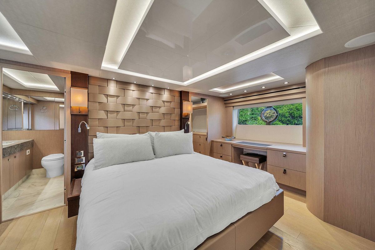 2019 Sunseeker 86 