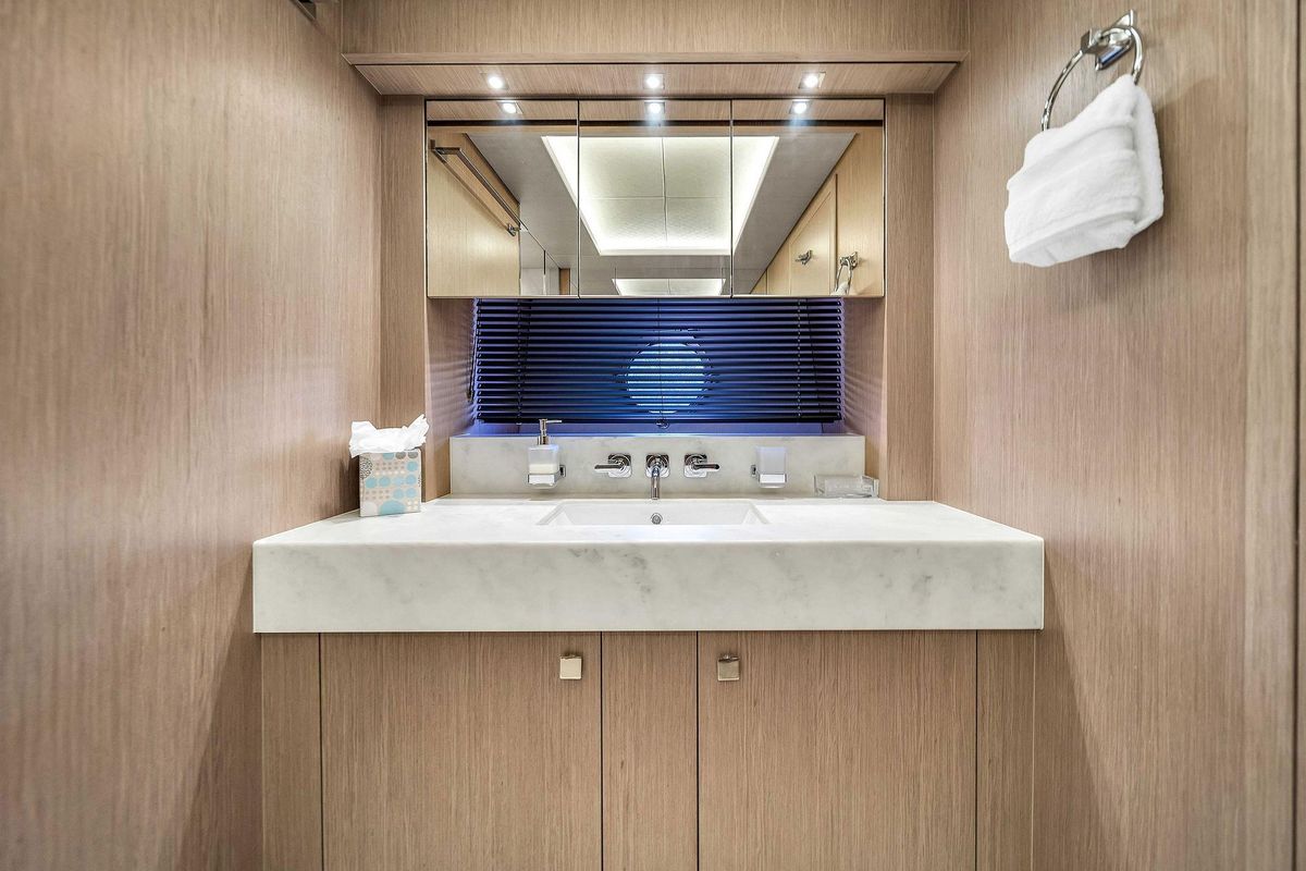 2019 Sunseeker 86 