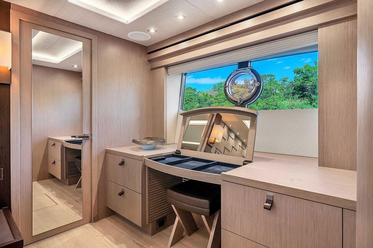 2019 Sunseeker 86 