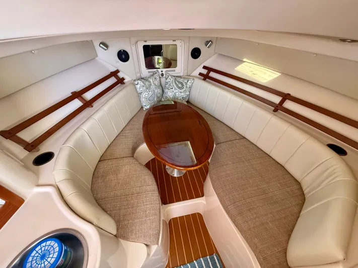 Je Hu Ta Yacht Photos Pics 