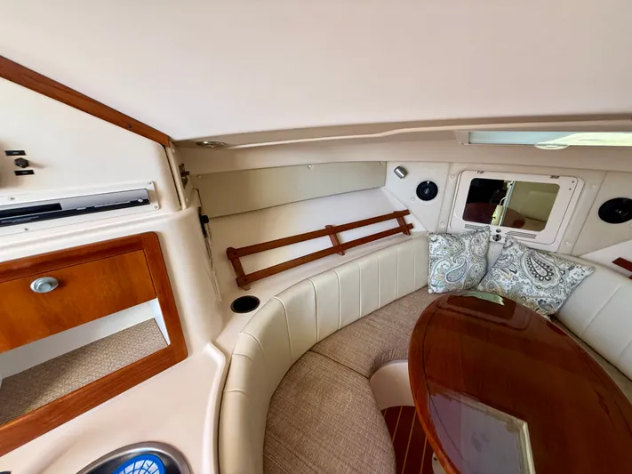 Je Hu Ta Yacht Photos Pics 