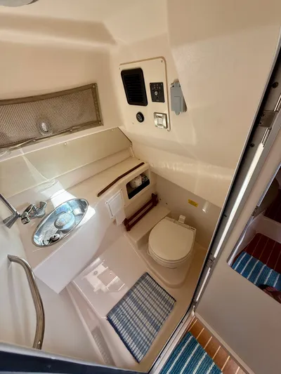 Je Hu Ta Yacht Photos Pics 