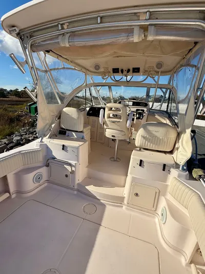 Je Hu Ta Yacht Photos Pics 