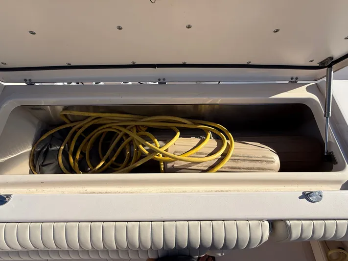 Je Hu Ta Yacht Photos Pics 