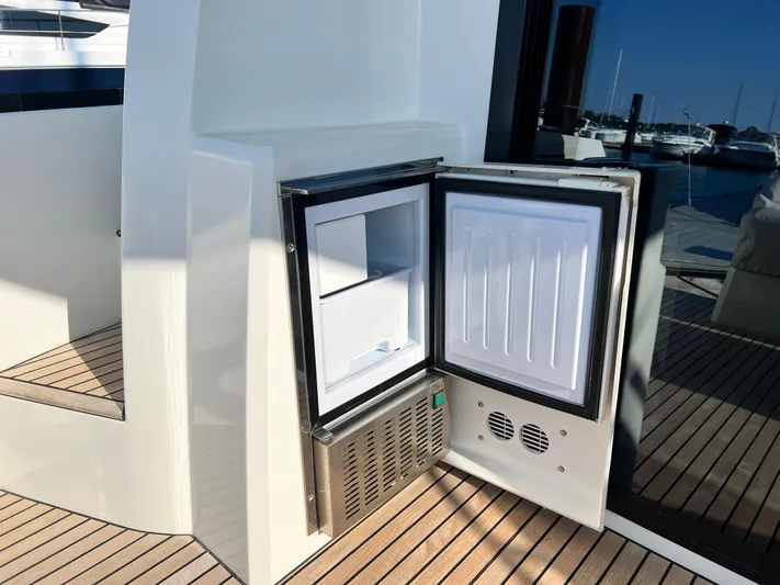 Glanes Oasis Yacht Photos Pics 