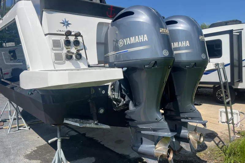  Yacht Photos Pics 2020 Jeanneau NC 895 boat with dual Yamaha 200 outboard engines.