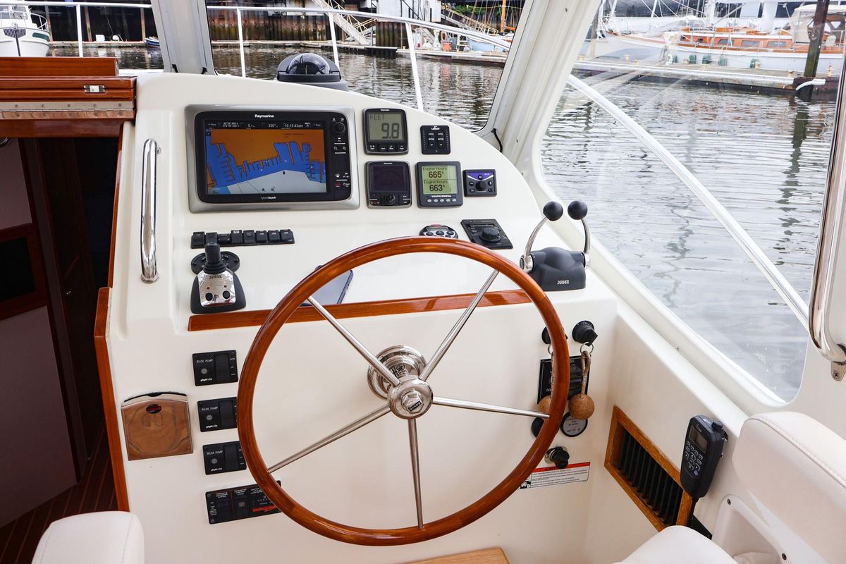 2010 MJM 44 