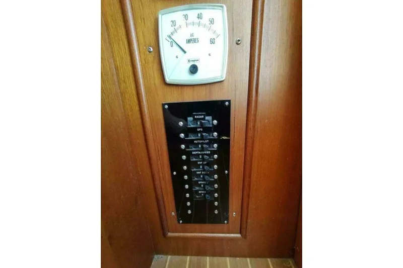 Summersalts Yacht Photos Pics Electrical panel and amp meter on 1996 Grand Banks Eastbay 40 Flybridge yacht.