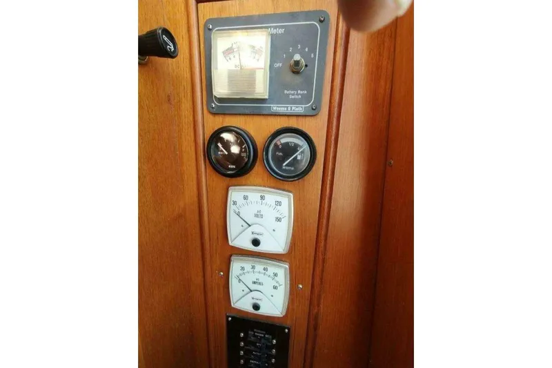 Summersalts Yacht Photos Pics Control panel of 1996 Grand Banks Eastbay 40 Flybridge with gauges and switches.