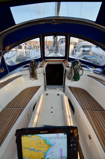 Footloose Yacht Photos Pics 